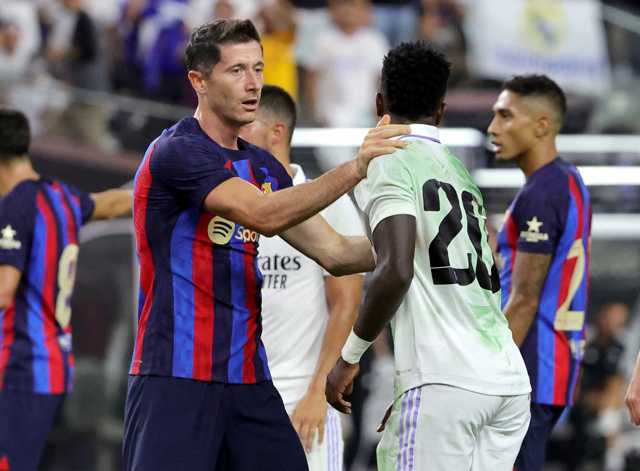 UŽIVO REAL MADRID - BARCELONA: Krenuo je prvi El Clasico sezone

Uključite se u prijenos >>> https://bit.ly/3C1ilIH

foto: AFP