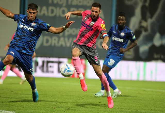 Od 15:00 Lokomotiva i Slaven Belupo igraju derbi začelja u Kranjčevićevoj ⚽️🇭🇷

📸Željko Hajdinjak/CROPIX