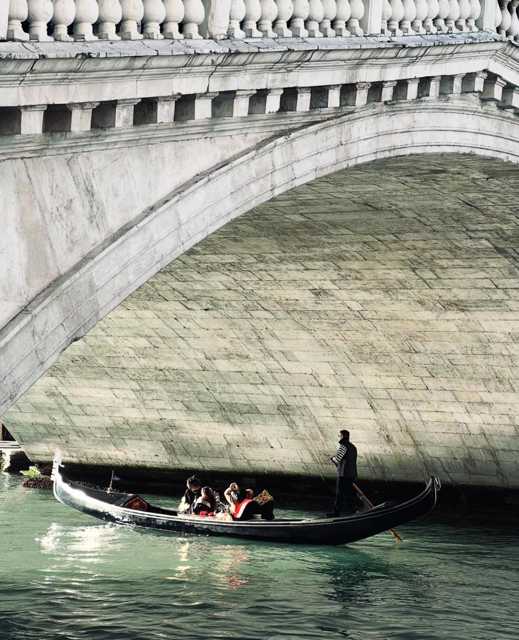 Vožnja Venecijom. 🚤 @fridakis 
#venezia #travel #punkuferhr