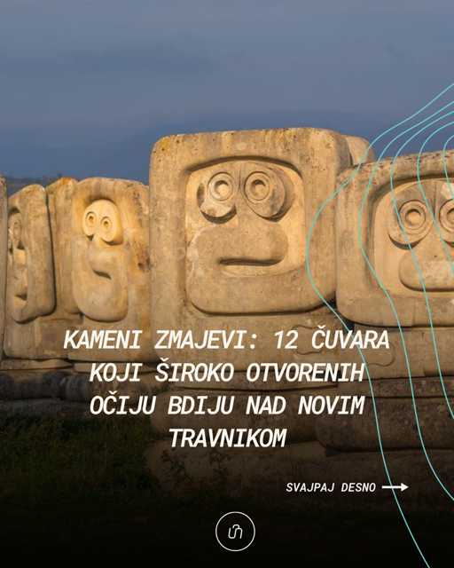 Smrike, spomenik poznat i pod nazivom Kameni zmajevi, čini 12 kamenih skulptura, 12 čuvara koji širom otvorenih očiju čuvaju nedužne ljude tog kraja. Dizajnirao ga je Bogdan Bogdanović, a predstavlja spomen žrtvama fašizma Drugog svjetskog rata.
#travel #punkuferhr