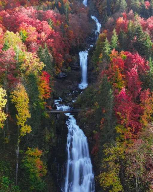 Negdje u Bernskim Alpama. 🍂 @amir_asani13 
#fall #travel #punkuferhr