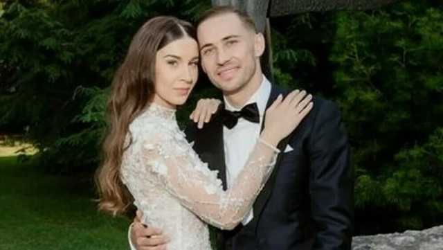 Dinamovac i najskuplji igrač u povijesti HNL-a oženio se lijepom Reom, pogledajte prekrasne prizore njihova vjenčanja! 🥰
#markorog #showbuzz