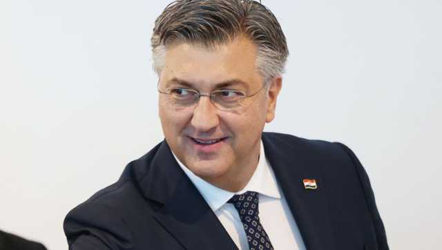 Pogledajte fotografiju premijera Plenkovića iz njegovih studentskih dana, evo kako je tada izgledao! #showbuzzhr #andrejplenkovic